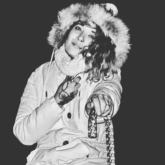 Meet your Posher, Maegan - Picture 2 of 4